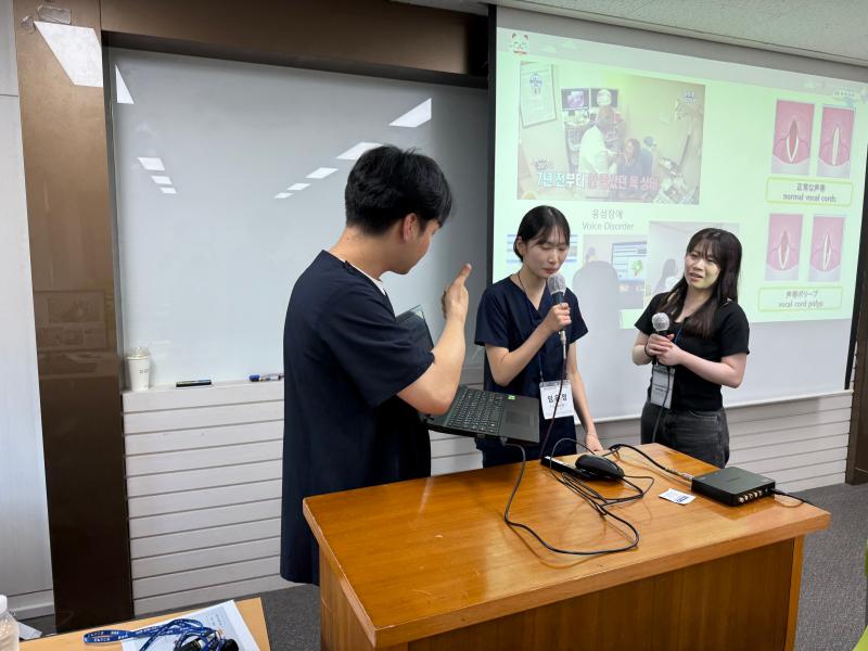 일본 간사이복지과학대학 학생들이 언어청각치료학과에 교류차 방문하였습니다.  6번째 이미지